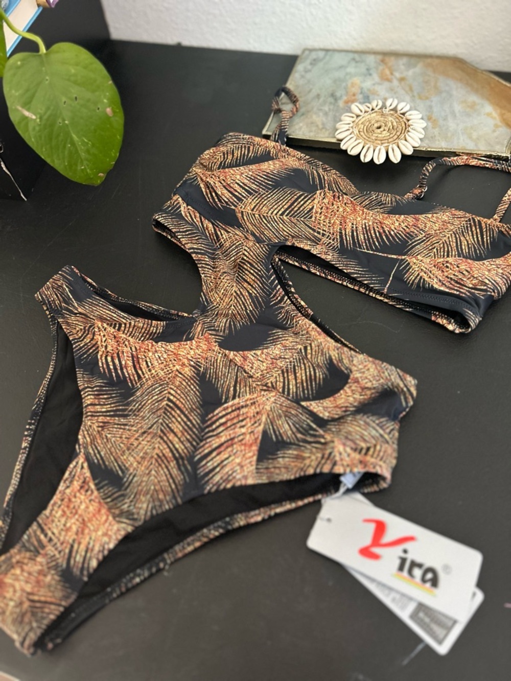 Yira brown one piece size large - Picture 5 of 7